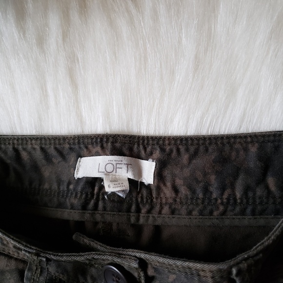 LOFT Camo Autumn Floral Pants - Picture 3 of 7